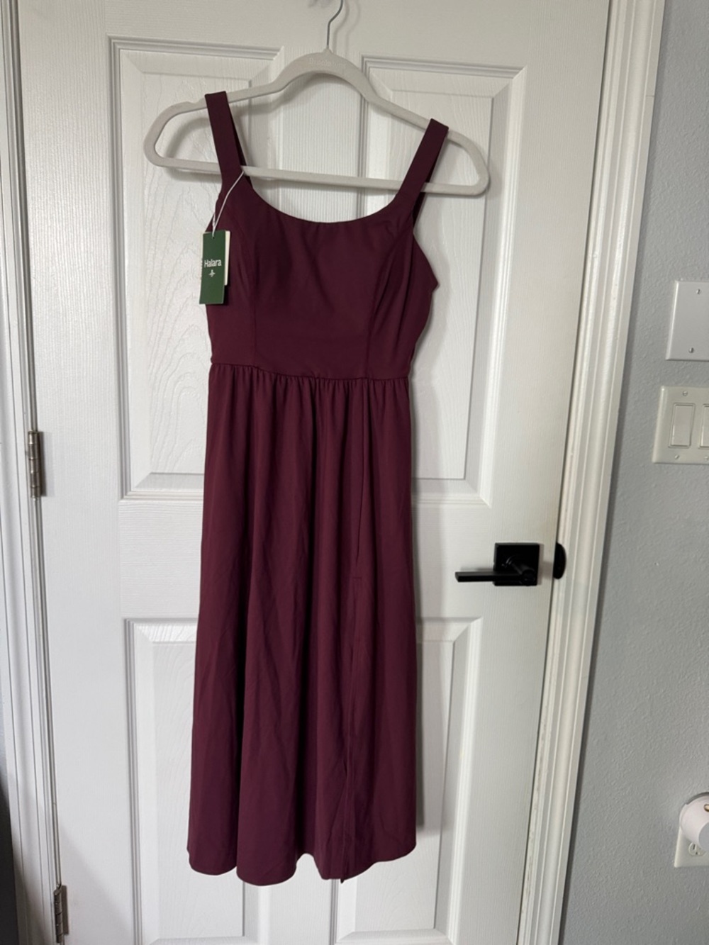 HALARA Sleeveless Midi Dress in Burgundy